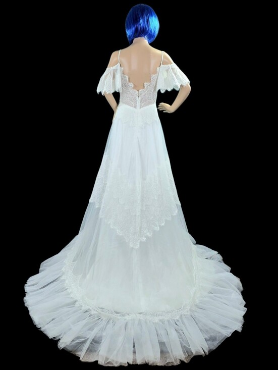 Dresses & Skirts - Bohemian Off Shoulder Wedding Dress, Perfect For a Beach Wedding! Size Small.